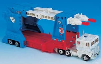 G1 ULTRA MAGNUS Figure